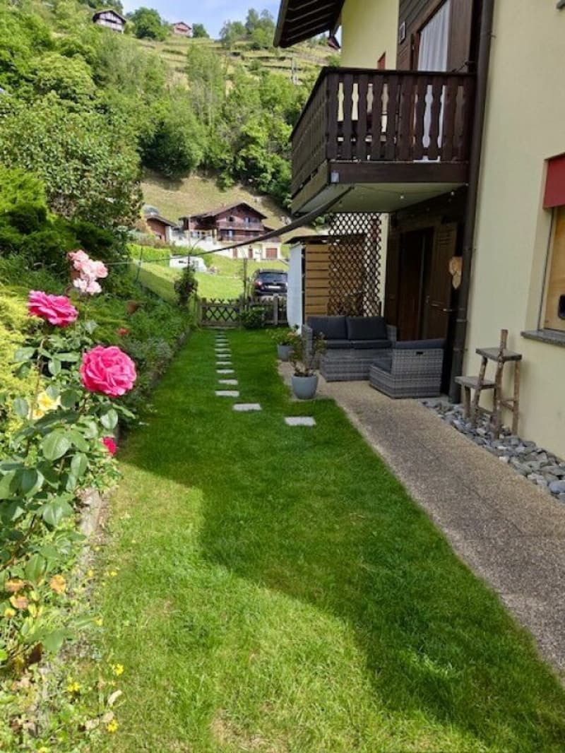Appartamento 4.5 locali con giardino (1)