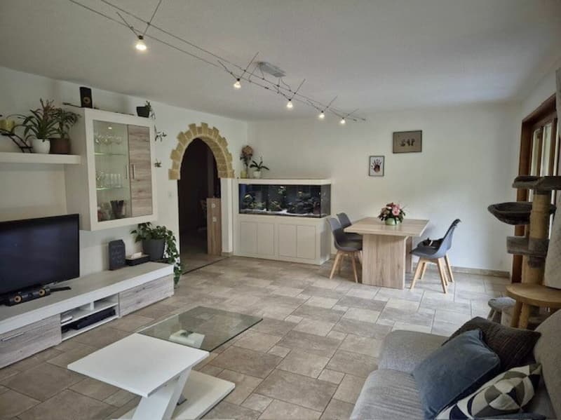 Appartamento 4.5 locali con giardino (3)