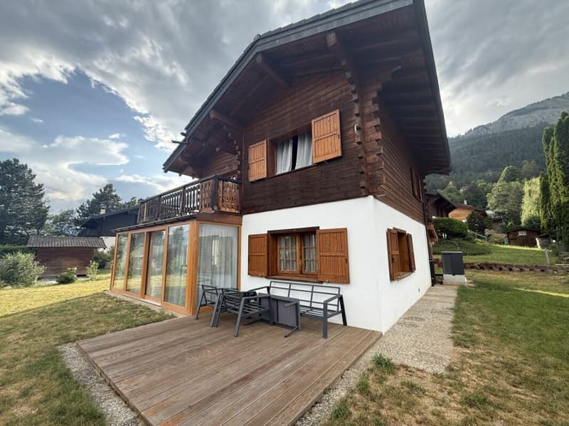 Façade avec terrasse