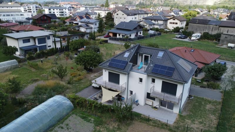 Immeuble de 3 appartements (2 appartements de 2 pièces et 1 appartement de 4.5 pièces duplex) (3)