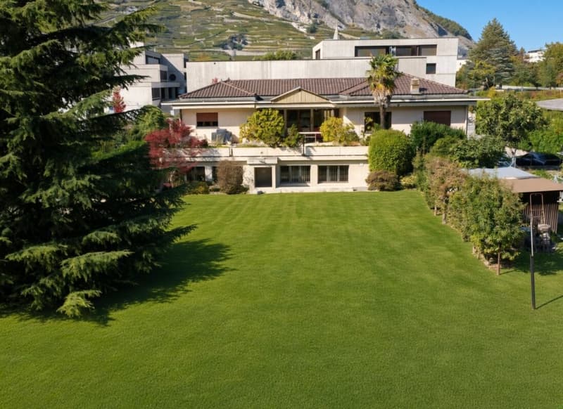 Spacieuse villa d'architecte sur grand terrain de 2'857 m2 (1)