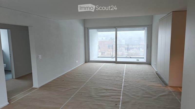 empty room, white walls, sliding glass door, balcony, white floor