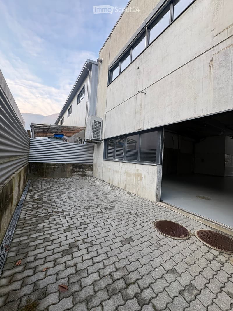 Modern industrial space in Losone - Via Zandone (12)