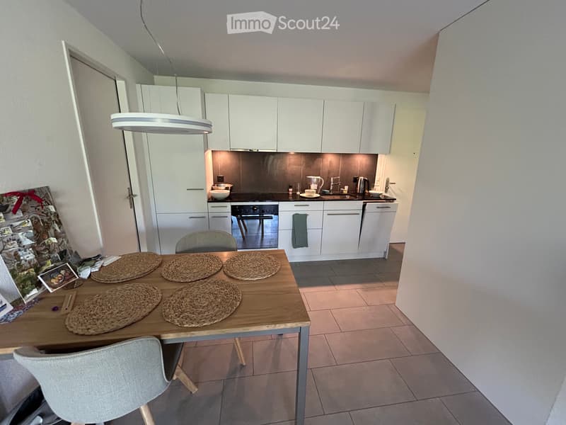 Appartement moderne 2.5 pièces avec balcon et garage à Aettenschwil (4)