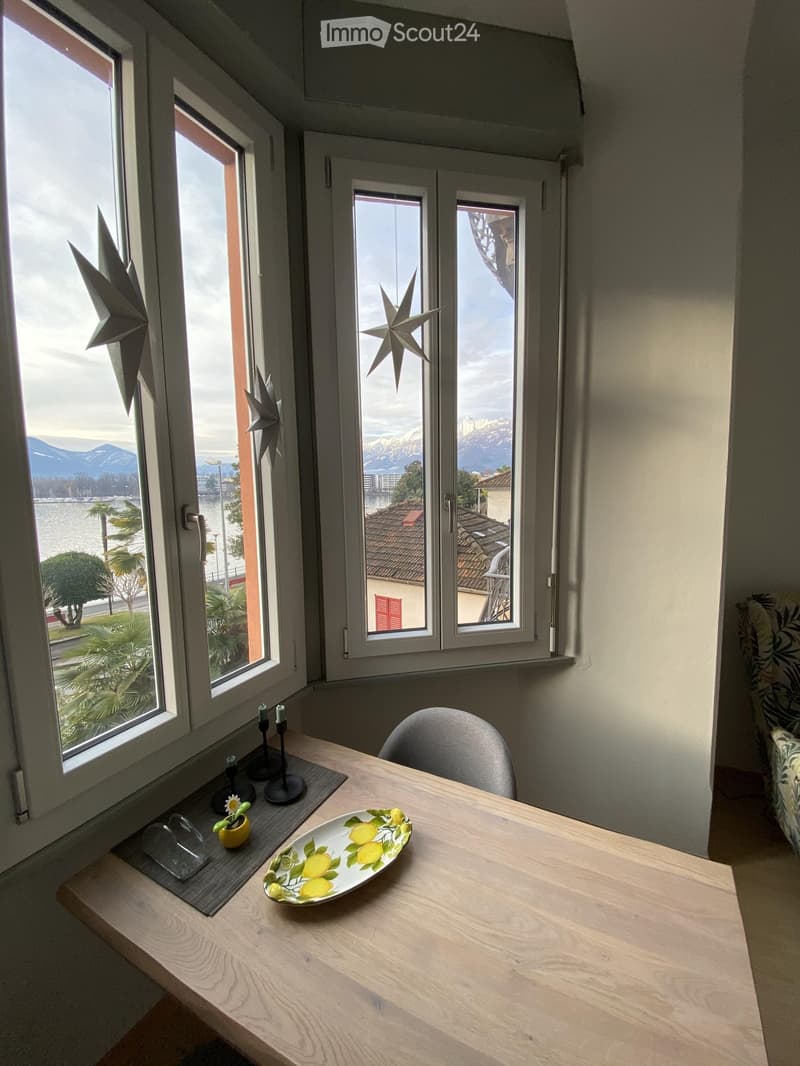Casa multifamiliare ticinese con locale commerciale direttamente sul Lago Maggiore / Tre appartamenti con negozio (6)
