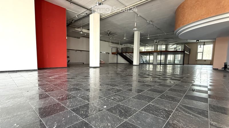 Ground-level commercial property, perfectly accessible in terms of traffic (2)