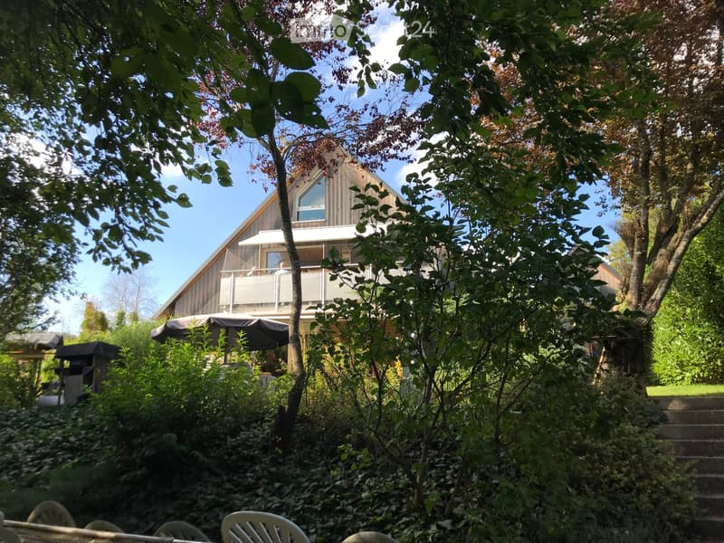 Charmante 3.5-Zimmer-Wohnung mit Balkon und Gartensitzplatz in traumhafter Umgebungin Gempen (2)