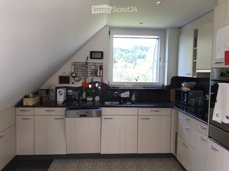 Charmante 3.5-Zimmer-Wohnung mit Balkon und Gartensitzplatz in traumhafter Umgebungin Gempen (6)