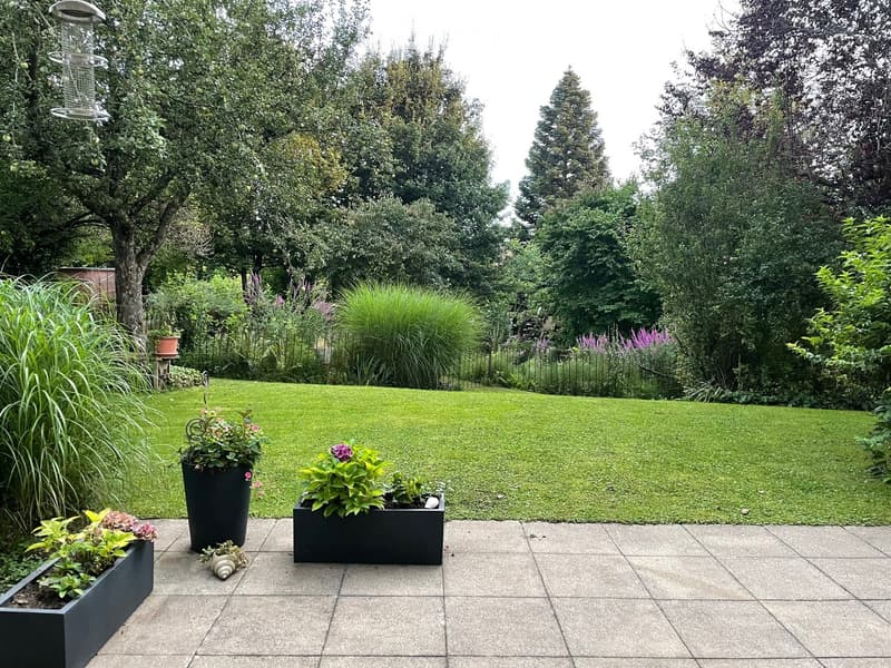 Charmante 3.5-Zimmer-Wohnung mit Balkon und Gartensitzplatz in traumhafter Umgebungin Gempen (5)