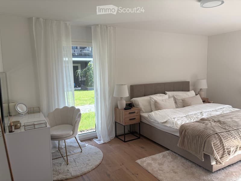Hauptschlafzimmer mit Einbauschrank