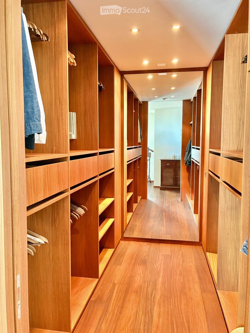 Walk-in Wardrobe (begehbare Ankleide)