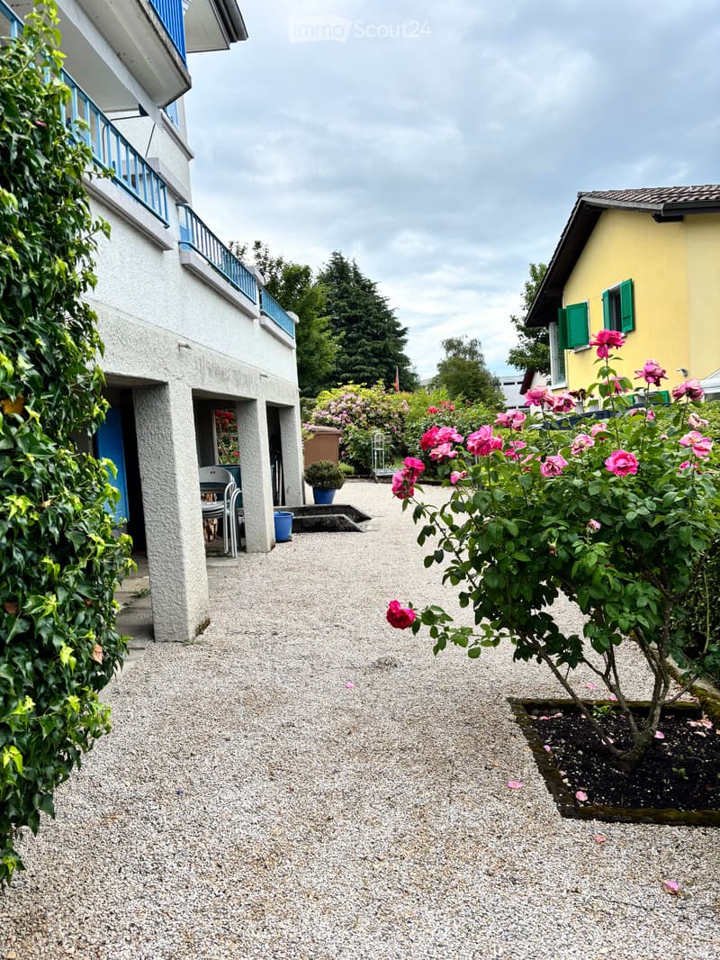 Duplex 6 locali 130 m² – Giardino, balcone, scuola di fronte – CHF 2'500/mese CC (4)