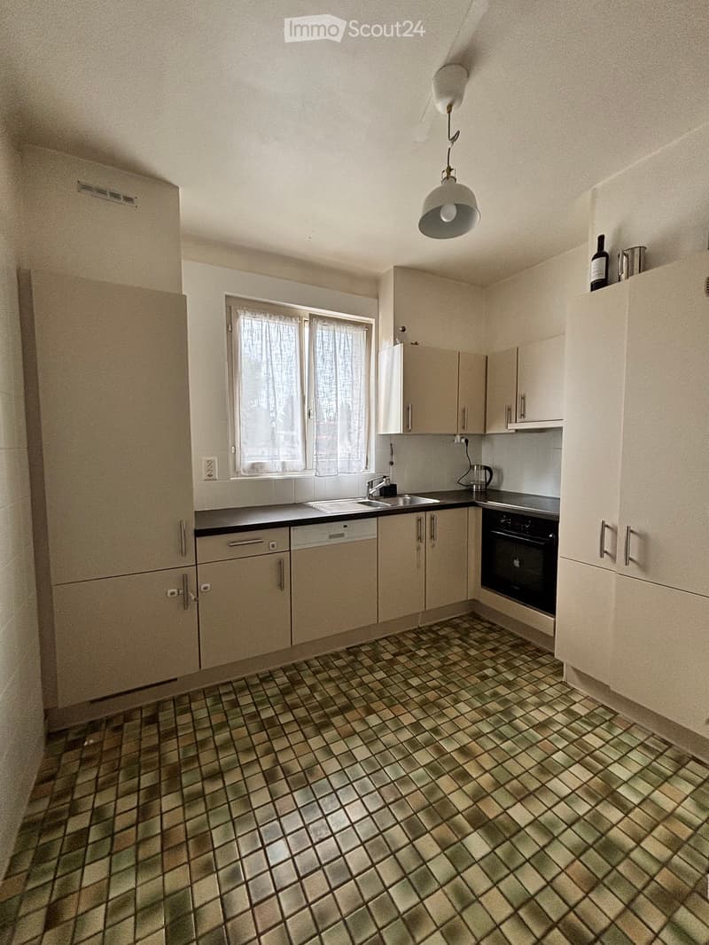 Duplex 6 locali 130 m² – Giardino, balcone, scuola di fronte – CHF 2'500/mese CC (16)