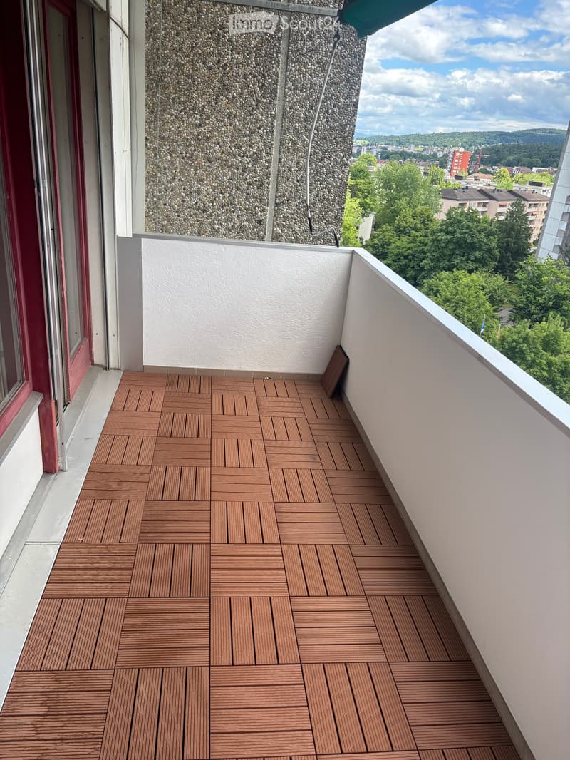 Appartamento luminoso di 1,5 locali al 10° piano con balcone e bella vista a Dietikon (2)