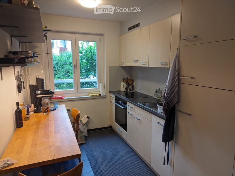 {"type": "Kitchen", "objects": ["table", "chair", "oven", "sink", "fridge", "coffee maker", "cupboard", "bottle", "oven hood", "faucet", "oven", "cupboard", "oven", "cupboard", "oven", "cupboard", "oven", "cupboard", "oven", "cupboard", "oven", "cupboard"