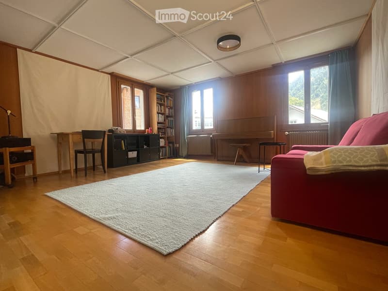 Charmante 3.5-Zimmer-Altbauwohnung mit Balkon in Schiers (2)