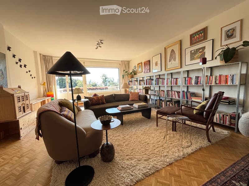 Spacious 4.5-Room Apartment with Balcony and Stunning Views facing Parc La Grange (2)