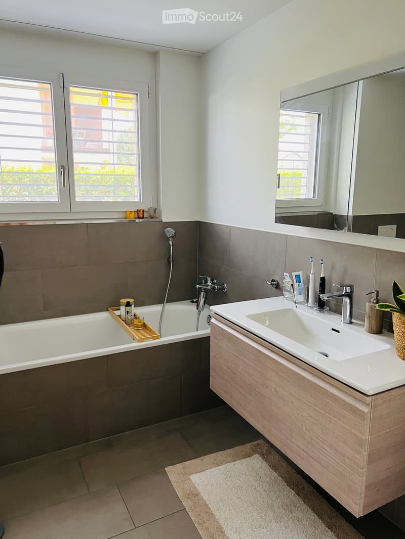 {"type": "Bathroom", "objects": ["bathtub", "sink", "faucet", "mirror", "toothbrush", "cup", "faucet", "faucet", "faucet", "faucet", "faucet", "faucet", "faucet", "faucet", "faucet", "faucet", "faucet", "faucet", "faucet", "faucet", "faucet", "faucet", "f