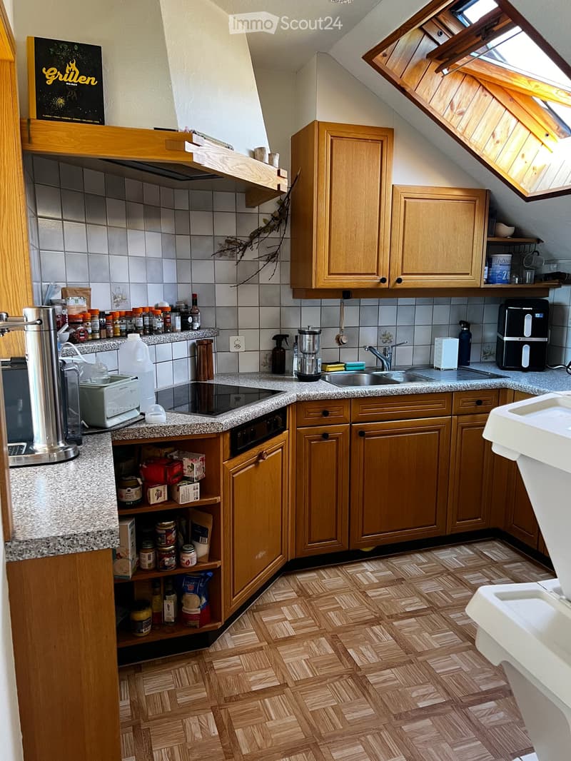 Spacious 5.5-Room Apartment with Beautiful Views in Unterägeri (5)