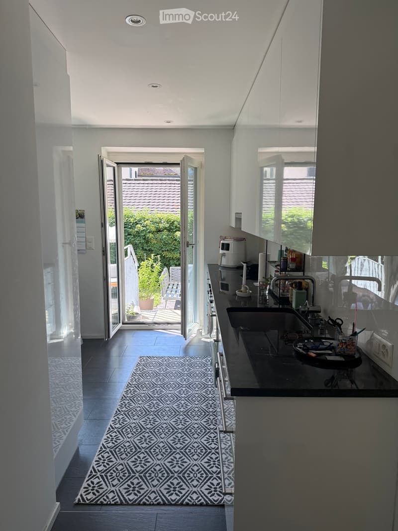 {"type": "Kitchen", "objects": ["sink", "faucet", "microwave", "cupboard", "fridge", "faucet", "cupboard", "fridge", "cupboard", "cupboard", "cupboard", "cupboard", "cupboard", "cupboard", "cupboard", "cupboard", "cupboard", "cupboard", "cupboard", "cupbo