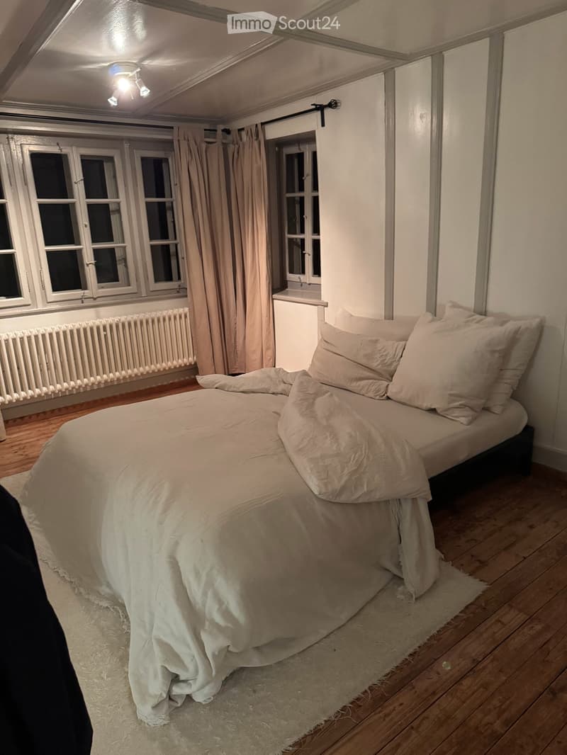 Affascinante appartamento a maisonnette di 4,5 locali in un edificio storico – Zollikon (5)