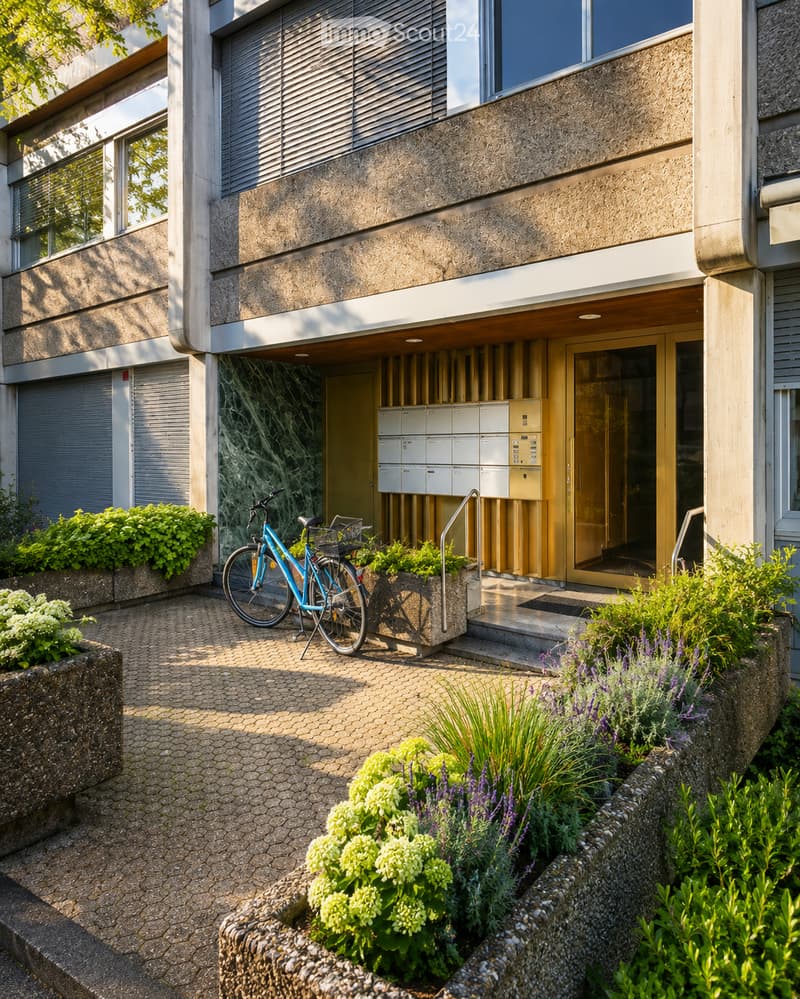 Street Entrance Door Area
