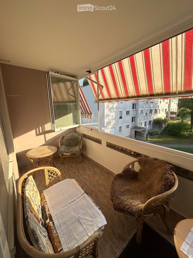 Helle 5-Zimmer-Wohnung mit Balkon an ruhiger Lage zwischen Zürich- und Greifensee (3)