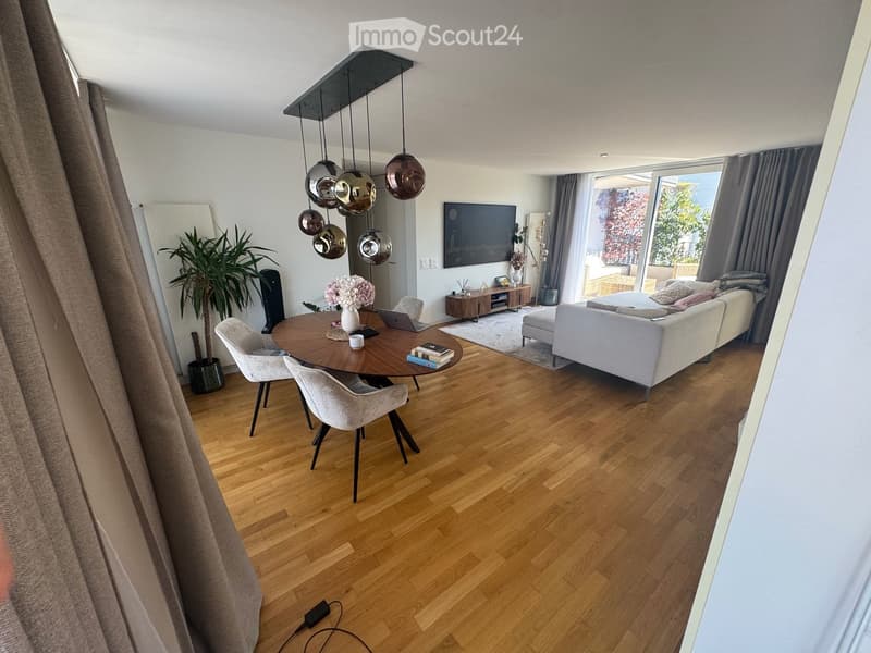 Bright 3.5-Room Apartment with Terrace in Prime Zürich 8008 Location (2)