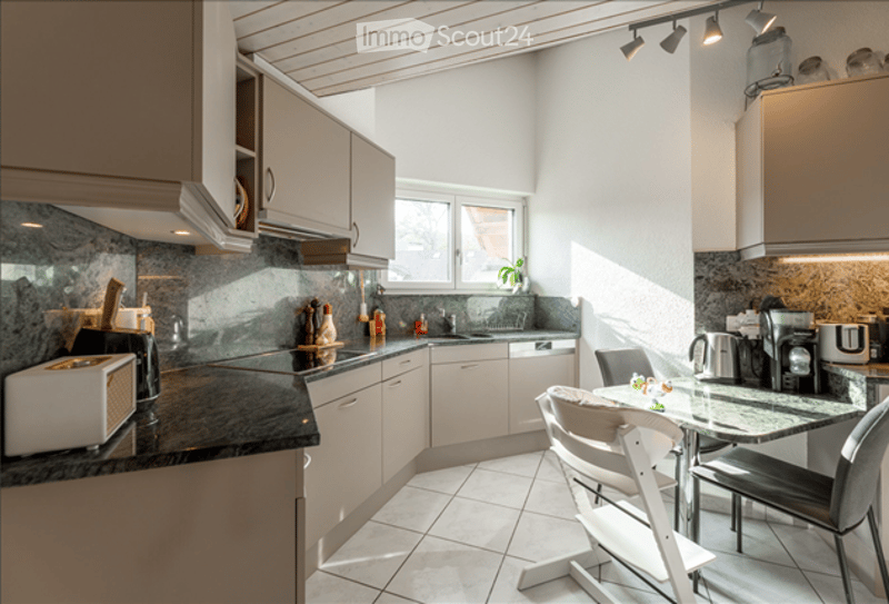 Grosszügige 6.5-Zimmer-Maisonette-Wohnung in ruhiger Lage in Bremgarten AG (5)