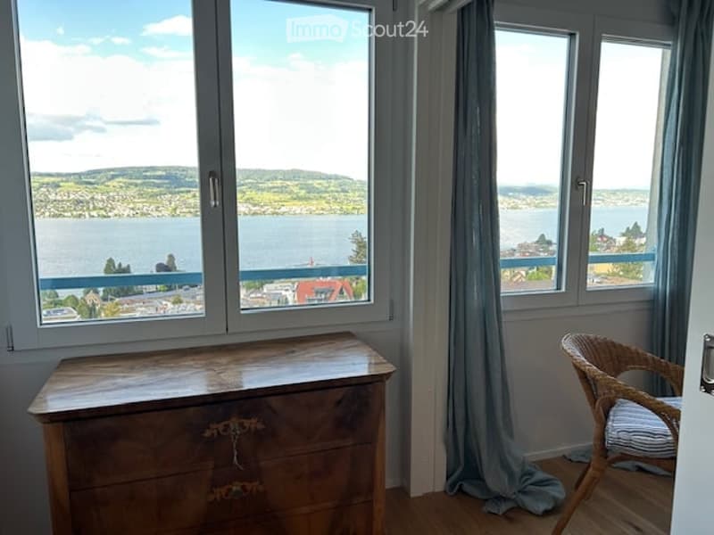 Freundliche, voll möblierte 2.5-Zimmer Wohnung mit Seesicht zur Untervermietung in Horgen Oberdorf (4)