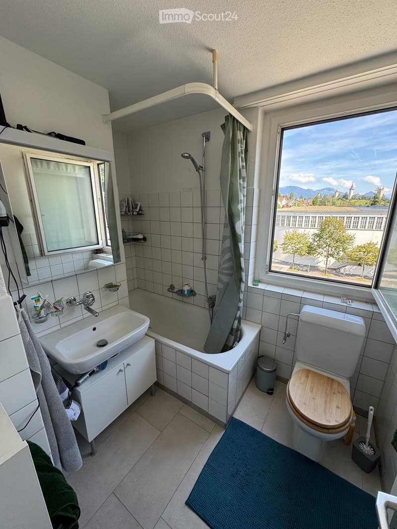 Helle 4.5-Zimmer-Wohnung mit Balkon und schöner Aussicht in Luzern (5)
