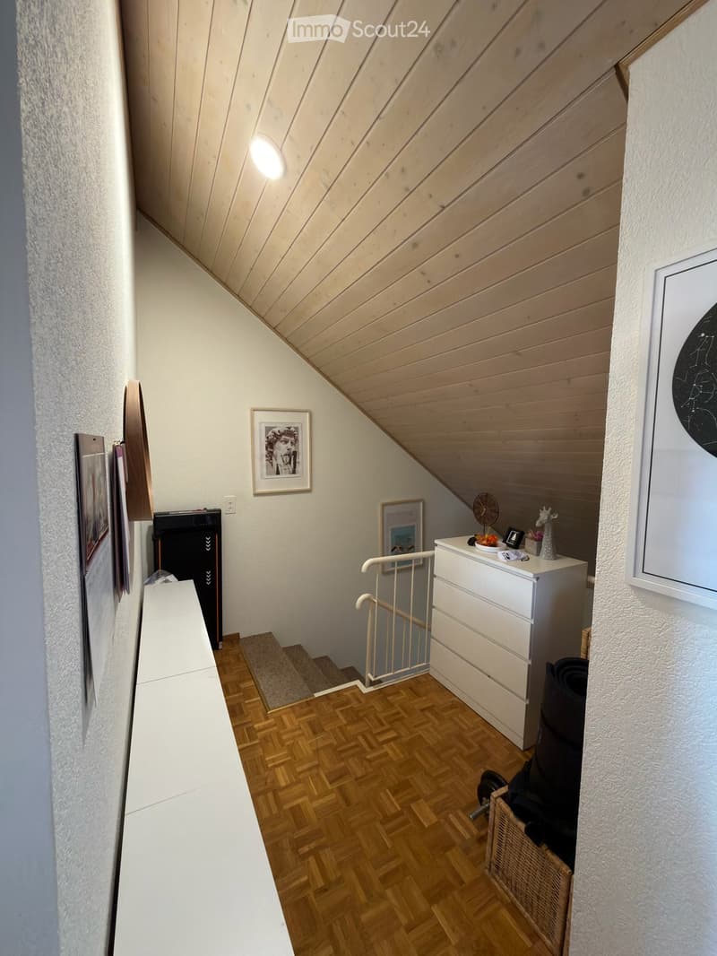 Charmant appartement en attique de 2.5 pièces à Echandens (4)