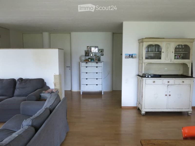 Helle und ruhige, geräumige 4Z Wohnung auf dem Bruderholz (5)