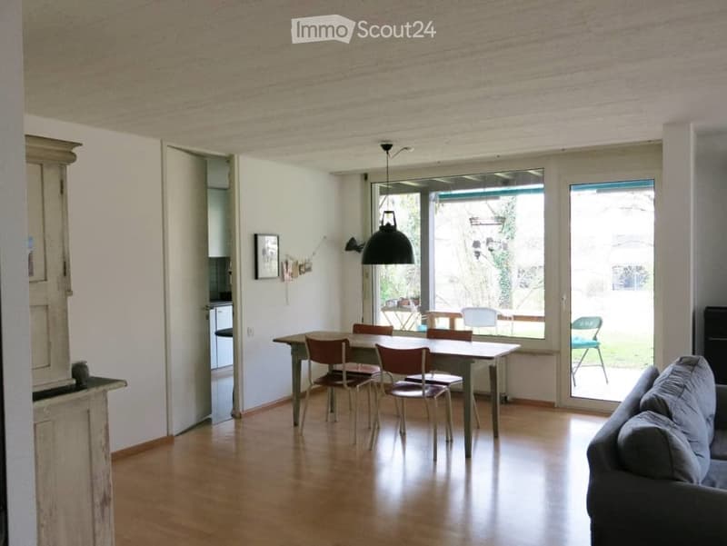 Helle und ruhige, geräumige 4Z Wohnung auf dem Bruderholz (1)