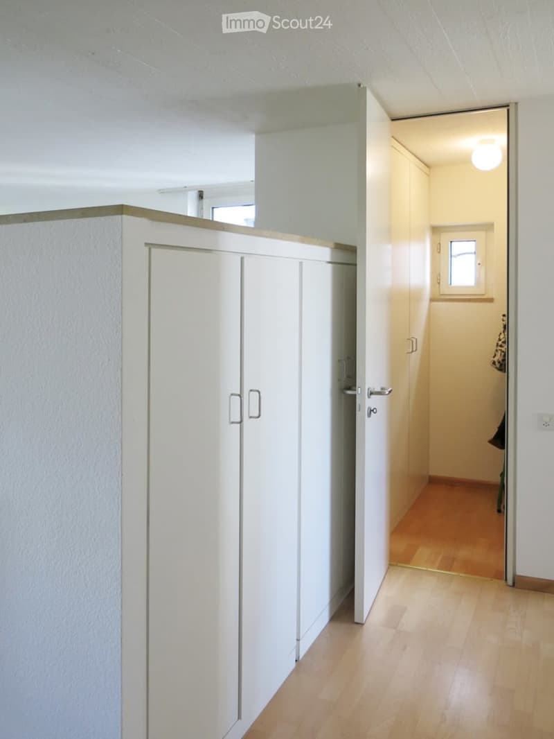 Helle und ruhige, geräumige 4Z Wohnung auf dem Bruderholz (11)
