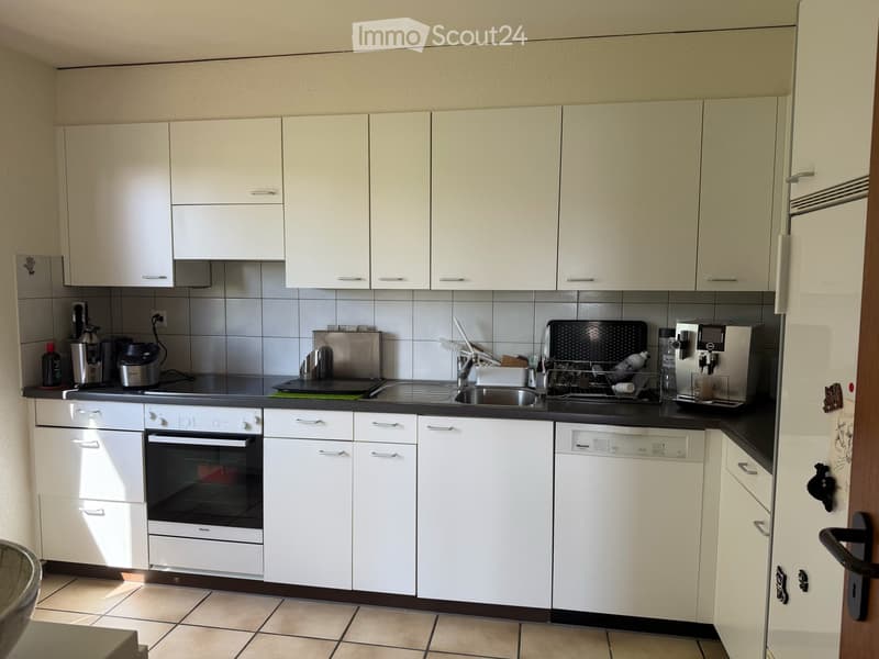 Spacieux appartement de 4 pièces avec terrasse et jardin à La Neuveville (3)