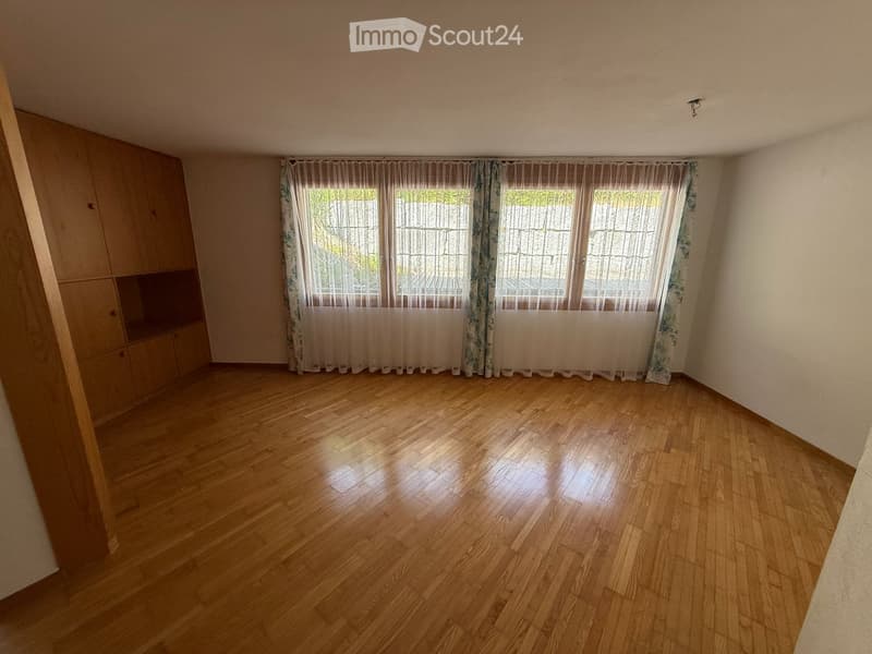 Helle 4.5-Zimmer-Wohnung mit Gartensitzplatz in Laax – sofort verfügbar (5)