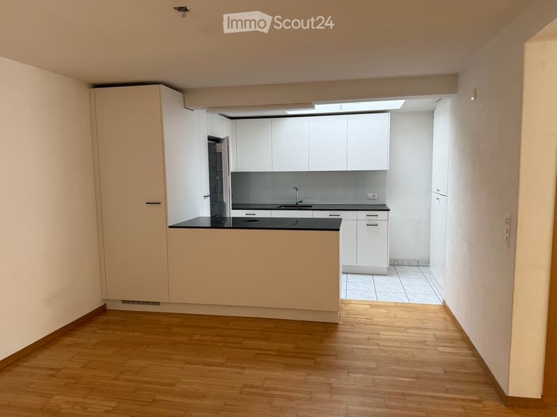 Helle 4.5-Zimmer-Wohnung mit Gartensitzplatz in Laax – sofort verfügbar (2)