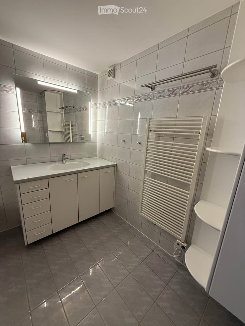 Helle 4.5-Zimmer-Wohnung mit Gartensitzplatz in Laax – sofort verfügbar (10)
