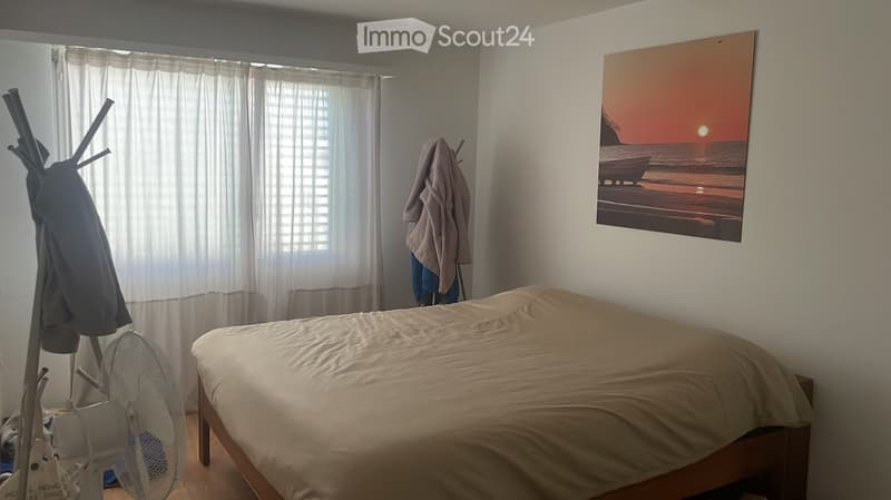 Helle und ruhige 4-Zimmerwohnung in Oetwil am See (3)