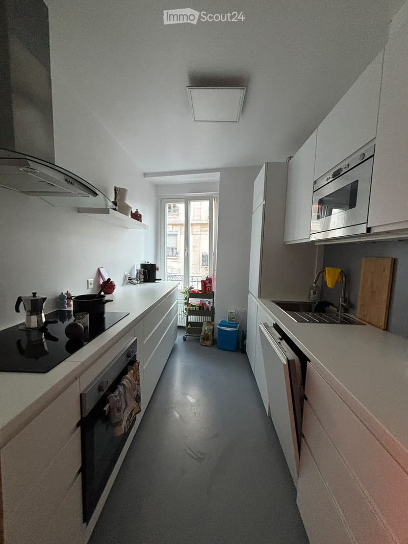 {"type": "Kitchen", "objects": ["oven", "microwave", "sink", "faucet", "coffee maker", "pot", "oven hood", "cupboard", "fridge", "oven", "oven", "oven", "oven", "oven", "oven", "oven", "oven", "oven", "oven", "oven", "oven", "oven", "oven", "oven", "oven"