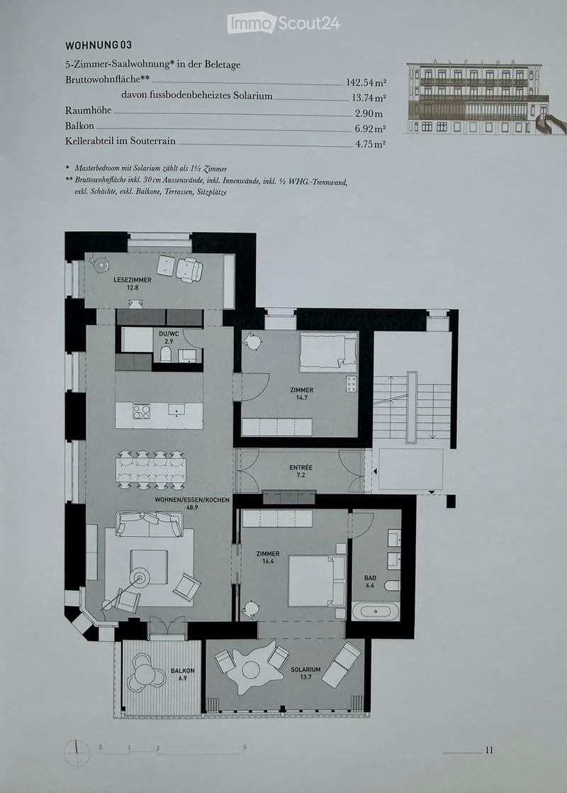 Floor plan of a 5-room apartment with a living/dining/kitchen area, master bedroom with a solarium, two additional bedrooms, a bathroom, a WC, and a balcony.