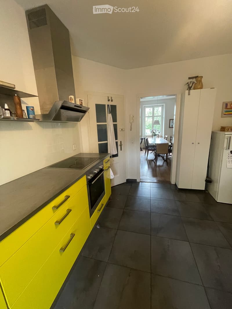 {"type": "Kitchen", "objects": ["oven", "refrigerator", "kitchen island", "cupboard", "oven hood", "sink", "faucet", "oven", "oven", "oven", "oven", "oven", "oven", "oven", "oven", "oven", "oven", "oven", "oven", "oven", "oven", "oven", "oven", "oven", "o