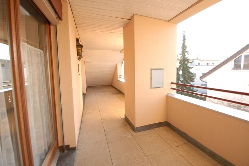 Grosszügige 4½-Zimmer-Dachwohnung mit Wintergarten & Cheminée in Reinach (11)