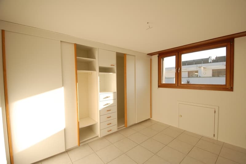 Grosszügige 4½-Zimmer-Dachwohnung mit Wintergarten & Cheminée in Reinach (9)