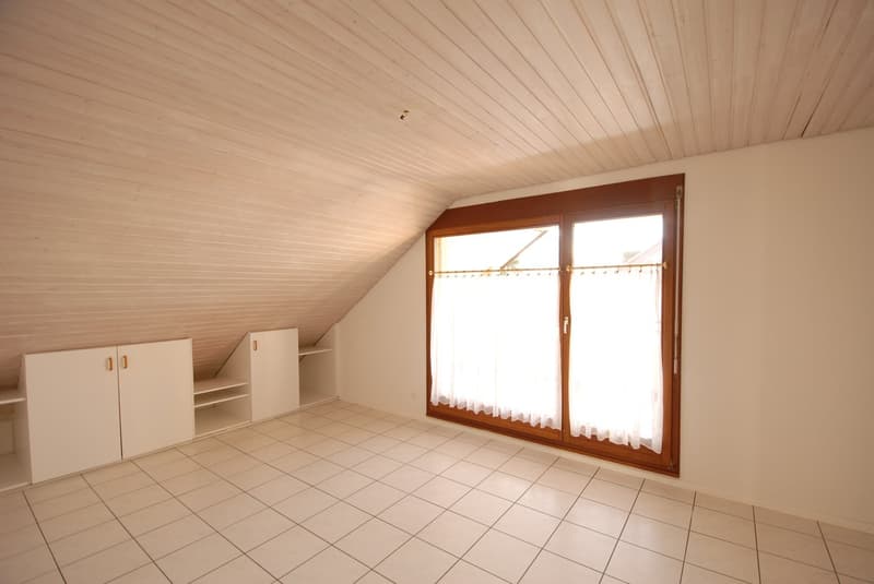 Grosszügige 4½-Zimmer-Dachwohnung mit Wintergarten & Cheminée in Reinach (10)
