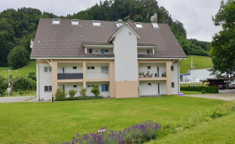 Quiet garden apartment in a green area - 4.5 rooms, pet keeping possible (1)