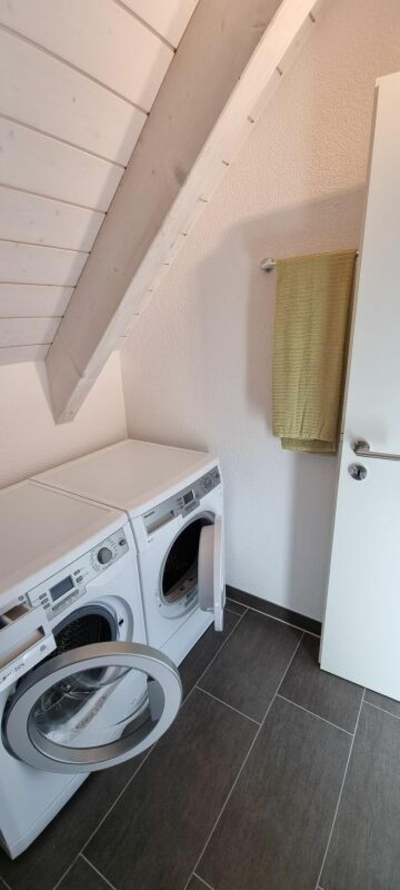 4-Zi. Dachgeschoss-Wohnung - MÖBLIERT (4)