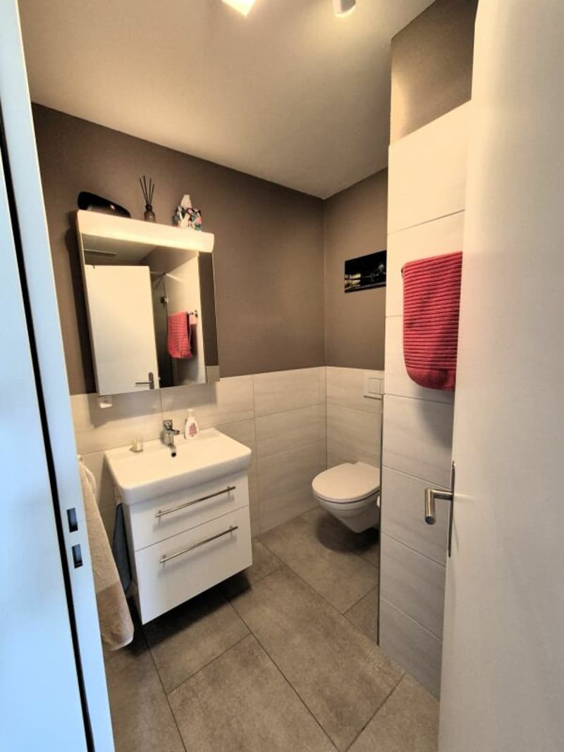 Badezimmer mit Dusche