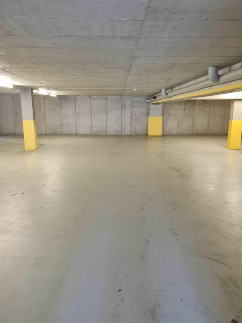 Tiefgaragenplatz nahe dem Bahnhof zu vermieten (ohne Lademöglichkeit!) (3)